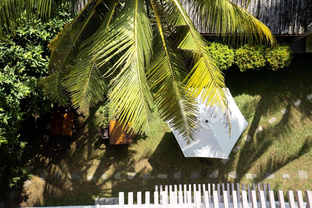 Plantation Surf Inn & Restaurant - Midigama East Esterno foto