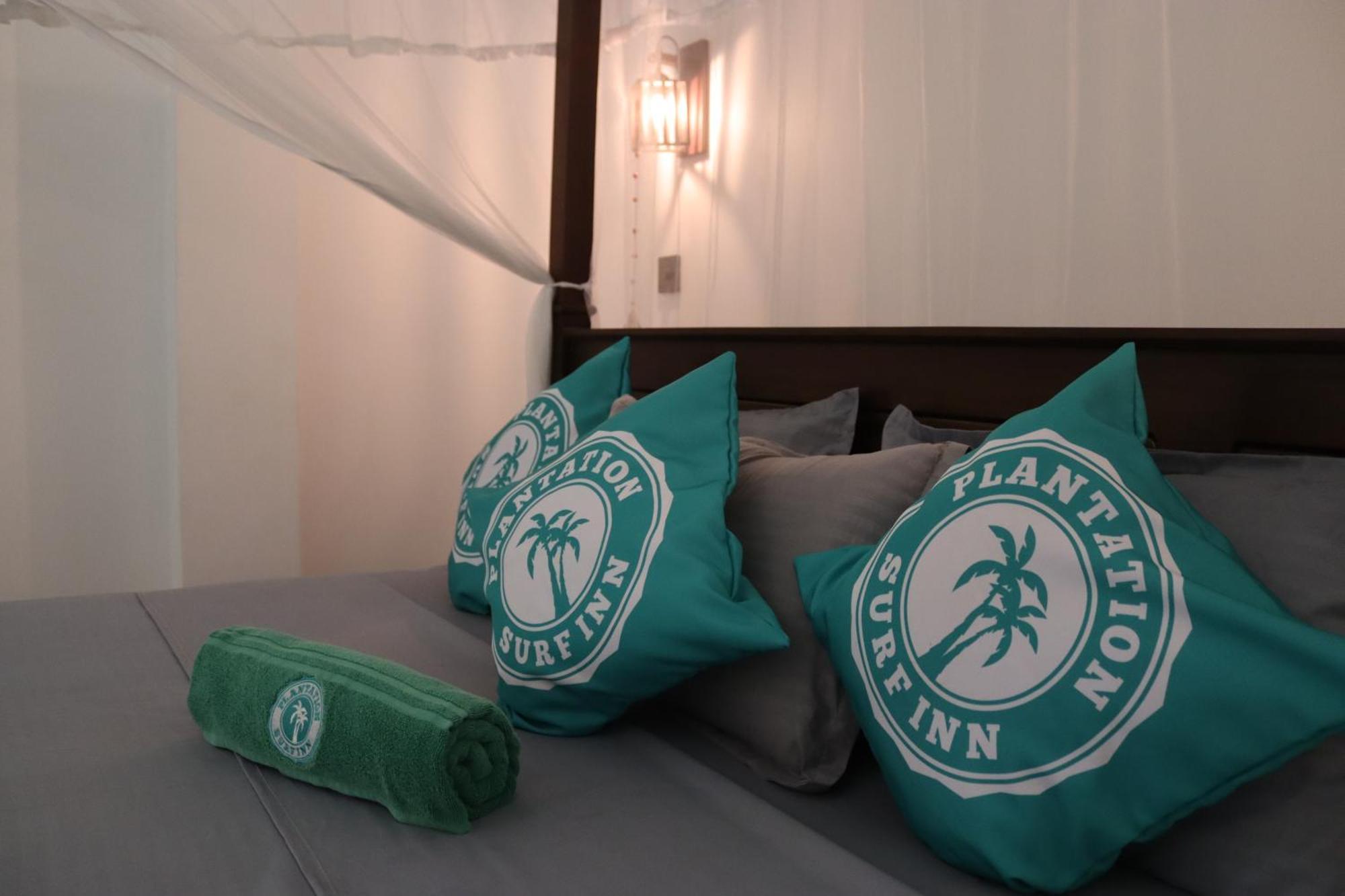 Plantation Surf Inn & Restaurant - Midigama East Esterno foto