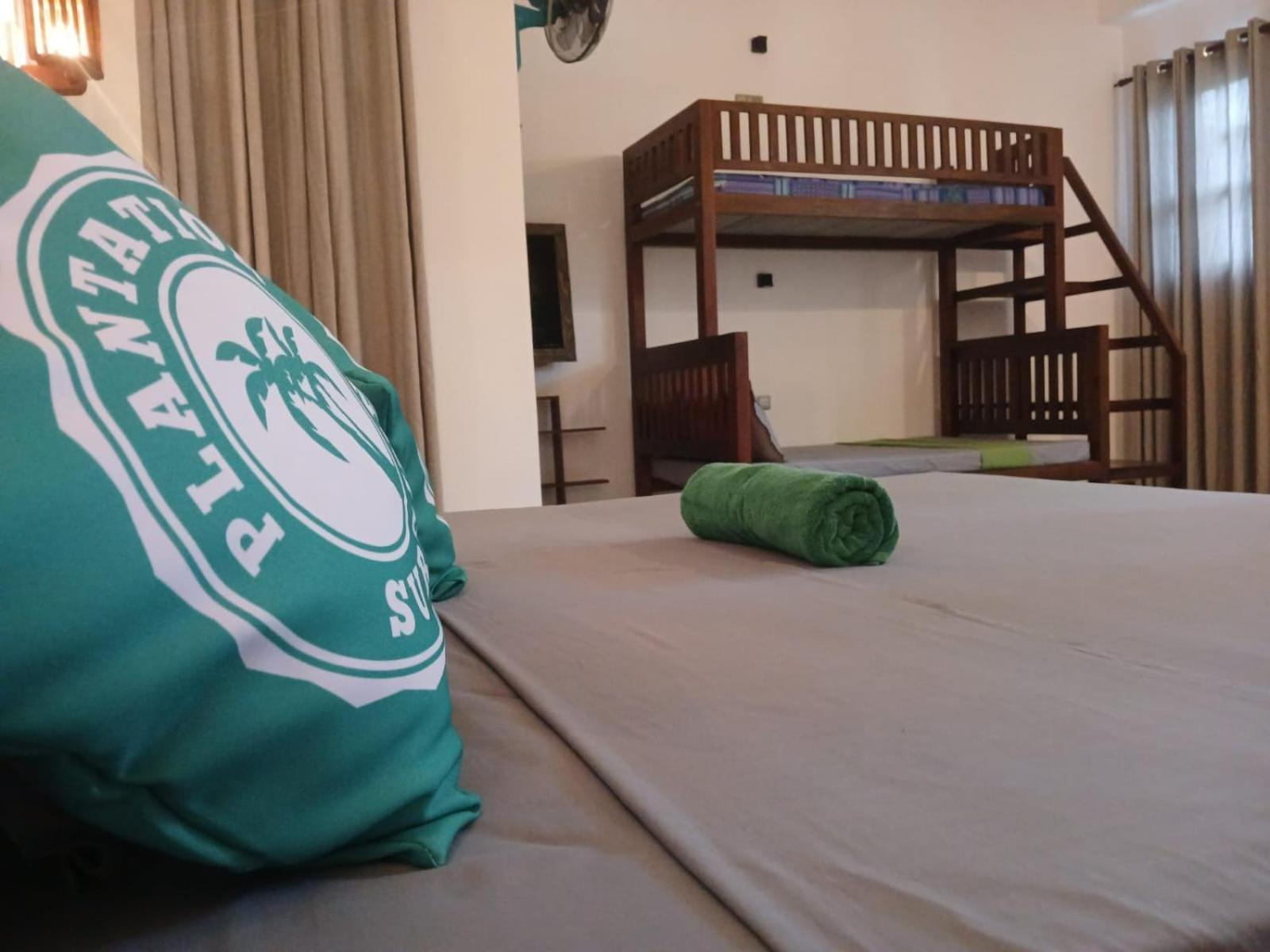 Plantation Surf Inn & Restaurant - Midigama East Esterno foto